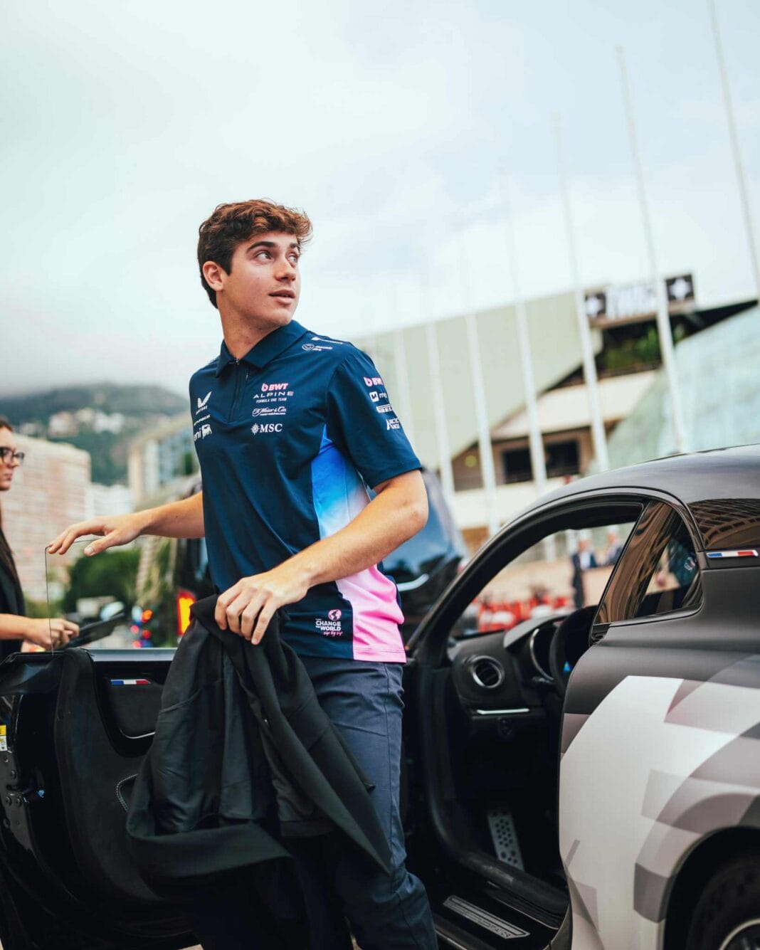 GrfUGngXAAAQX3V_format=jpg&name=large