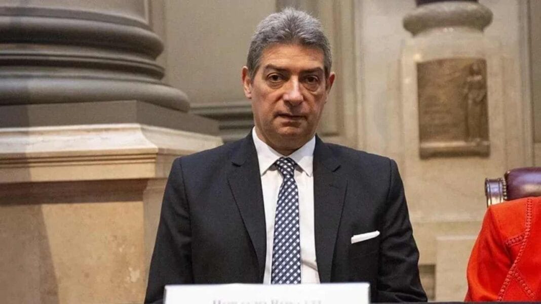 Quisieron hackear el teléfono de un juez de la Corte Suprema Rosatti