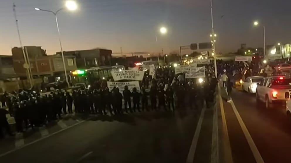 Protestan feriantes de La Salada Protestan feriantes de La Salada
