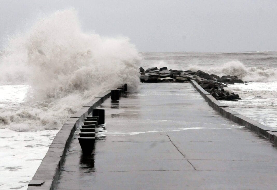 Sin clases: una ciudad tuvo que tomar fuertes medidas por el temporal de viento Viento-MDQ
