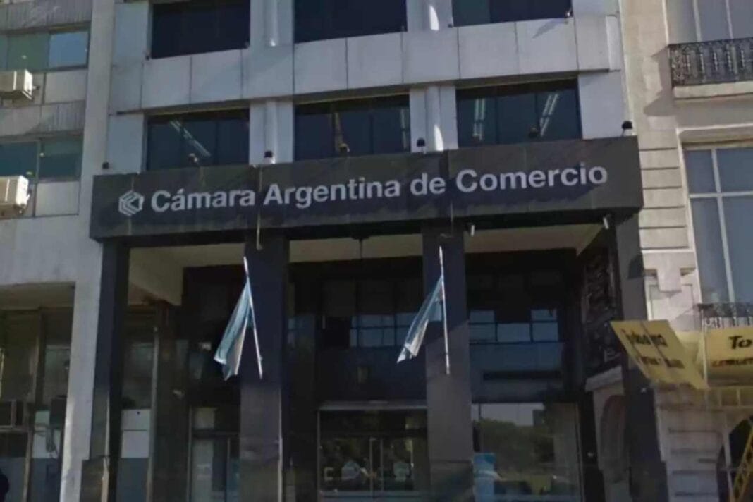 La Cámara de Comercio pidió que “no se perturbe la paz social” por el fallo que dejó presa a Cristina Kirchner cac