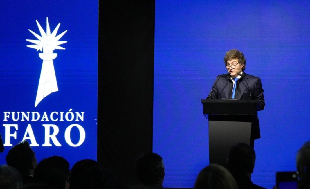 MileiFundacionFaro01