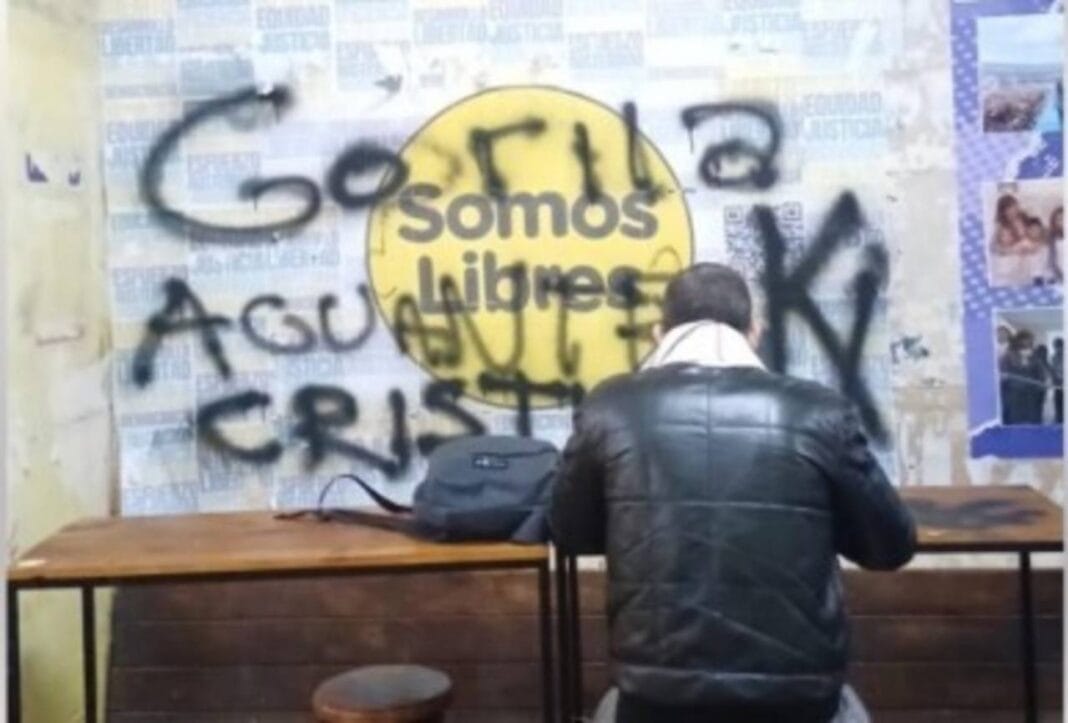 Escándalo en la Facultad de Derecho: que señalaron desde el gobierno luego de los enfrentamientos entre libertarios y peronistas UBA-Enfrentamientos