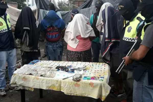 La familia tergiversada. Sociología del Narcotráfico III fami dro