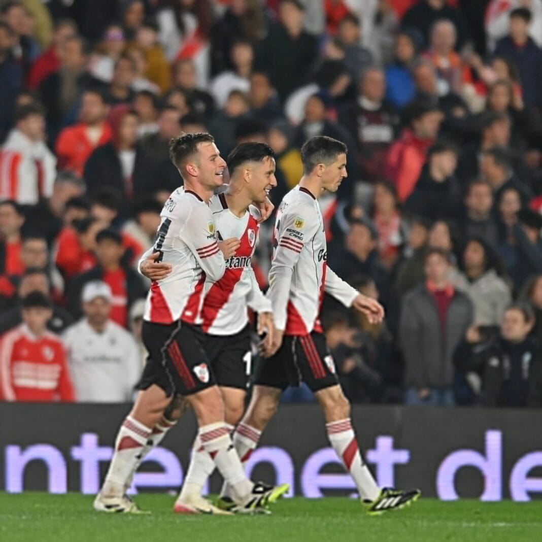 Torneo Clausura: River derrotó al Tomba y quedó como líder del grupo B