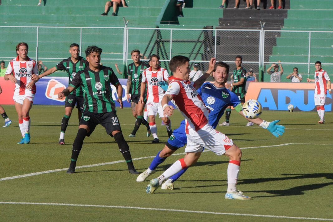 San Martín de San Juan empató con Instituto y su permanencia pende de un hilo SanMartín-Instituto