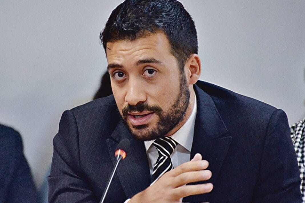 Alejandro Cacace en No La Vimos Venir: “Hay muchas reformas que quedaron fuera de la Ley Bases y vamos a presentar” Alejandro-Cacace