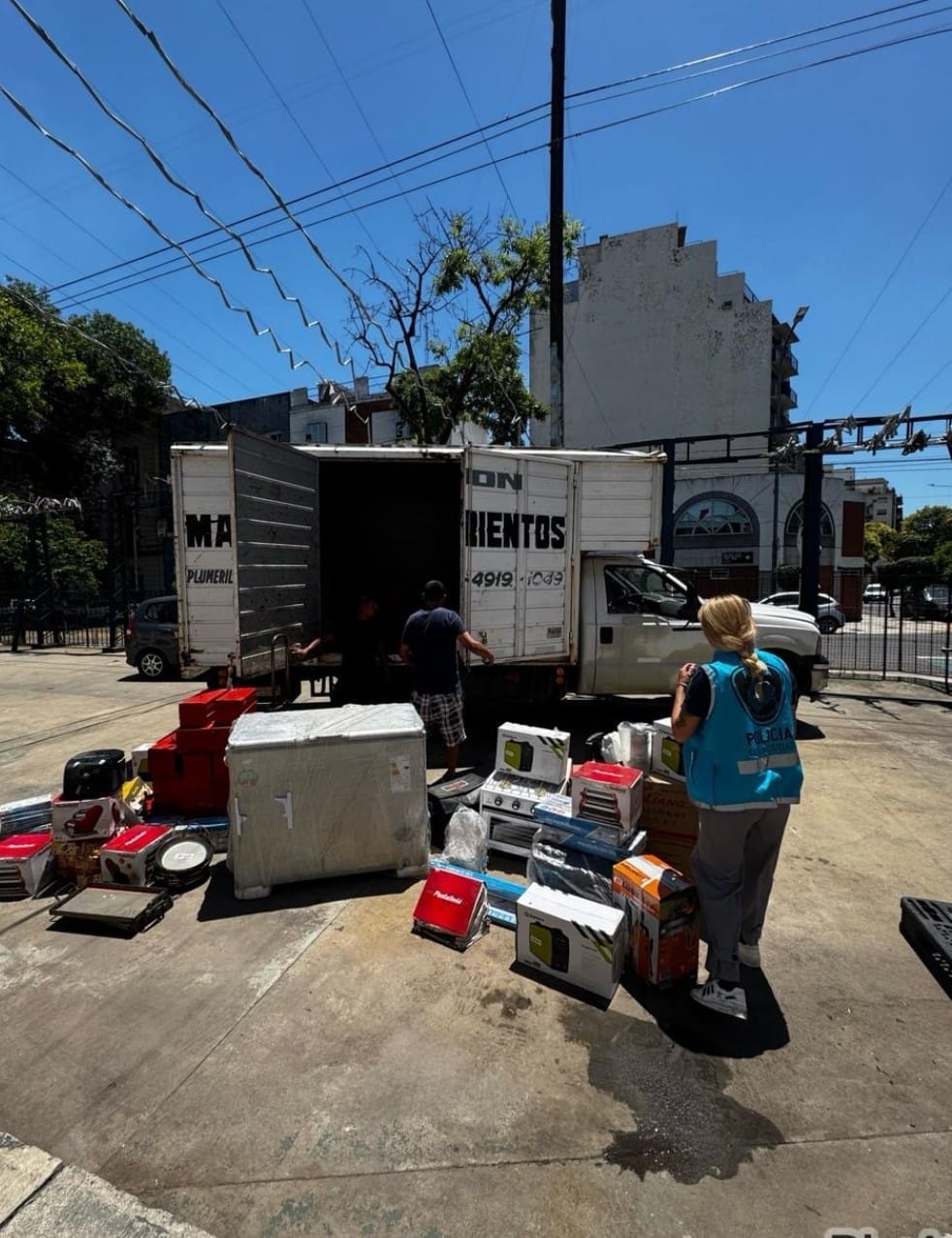 La Policía de la Ciudad donó bienes secuestrados a las fundaciones Margarita Barrientos y Garrahan Margarita Barrientos