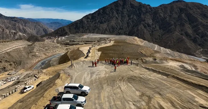 Caputo confirmó un proyecto minero en San Juan por USD 665 millones gualcamayo