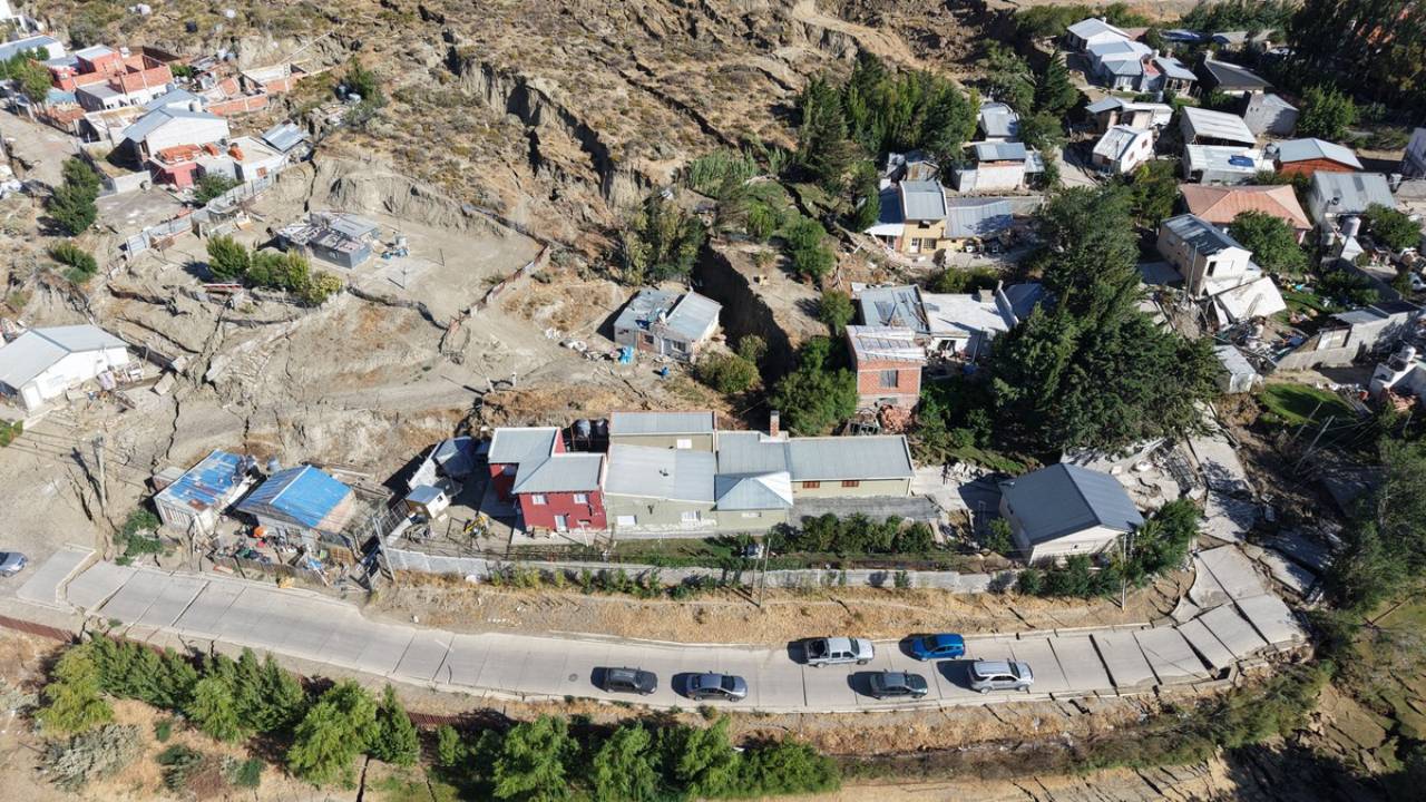 Comodoro Rivadavia: hubo un desplazamiento y se evacuaron a 90 familias ...