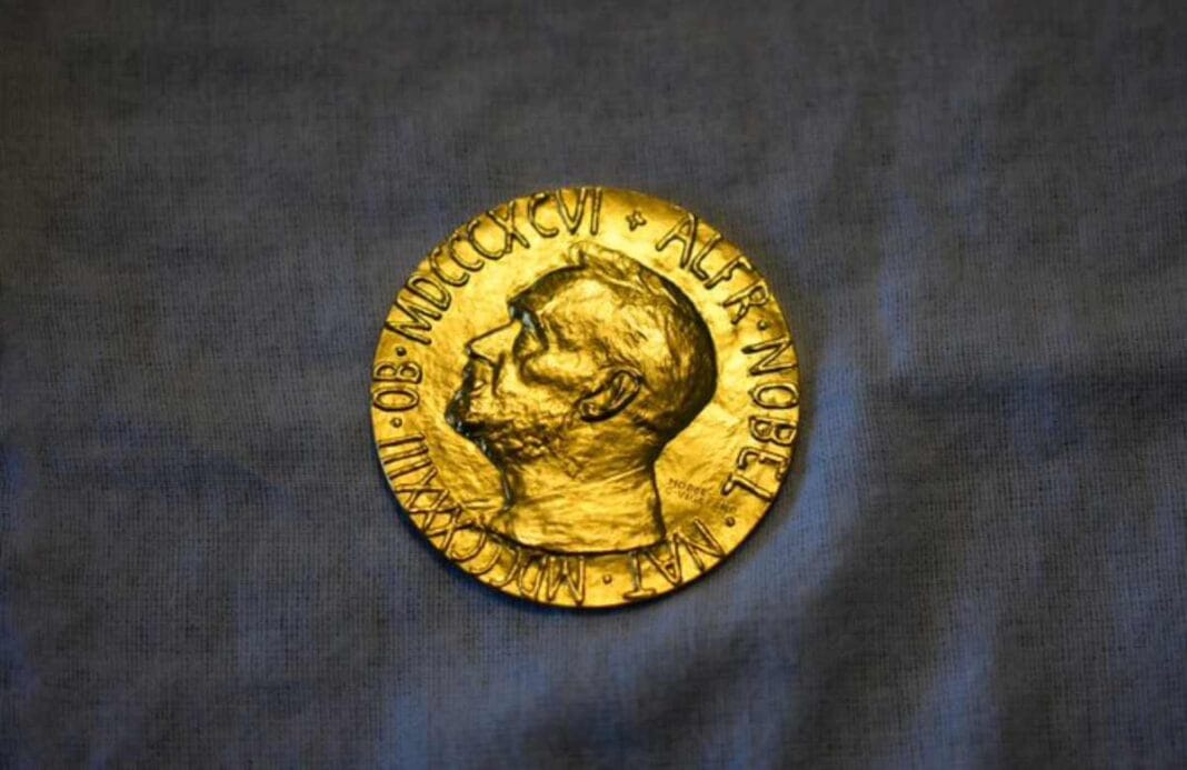 Machado quiso “ceder” su Nobel de la Paz a Trump, pero el Comité lo descartó: el premio no se puede transferir G-7-1VxWYAASyIv
