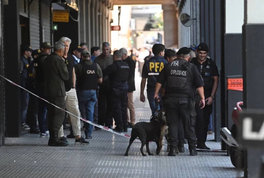 Cuatro oficiales heridos por una carta bomba que estalló en la Escuela Superior de Gendarmería CartaBomba-Gendarmería