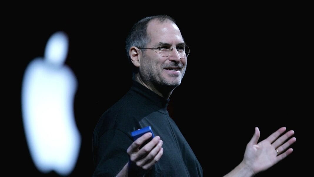 Efemérides: Steve Jobs, el genio que le dio una mordida al universo Jobs