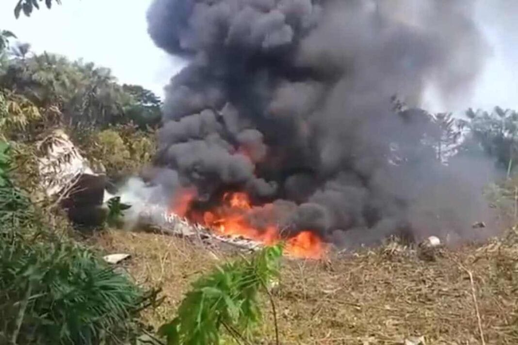 Tragedia en Colombia: se estrelló un avión Hércules y hay al menos ocho muertos y decenas de heridos Avion