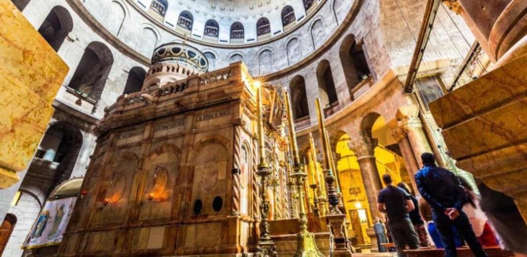 Israel da marcha atrás y permite el acceso del cardenal Pizzaballa al Santo Sepulcro tras críticas internacionales Israel da marcha atrás y permite el acceso del cardenal Pizzaballa al Santo Sepulcro tras críticas internacionales