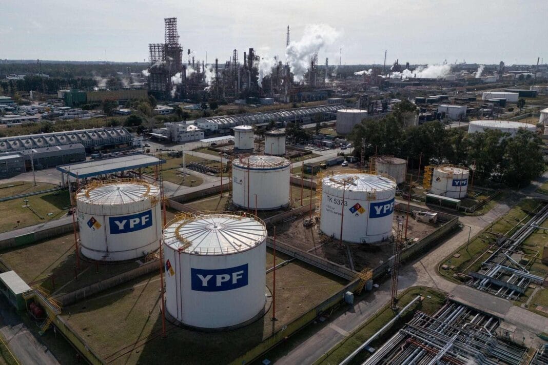 Juicio por YPF: el Gobierno presentó una moción de emergencia para frenar el proceso de “discovery” en EE.UU. YPF