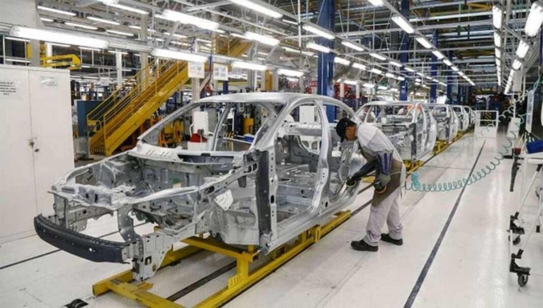 La producción industrial cayó 3,2% interanual en enero y más de la mitad de los sectores registró bajas car-arg