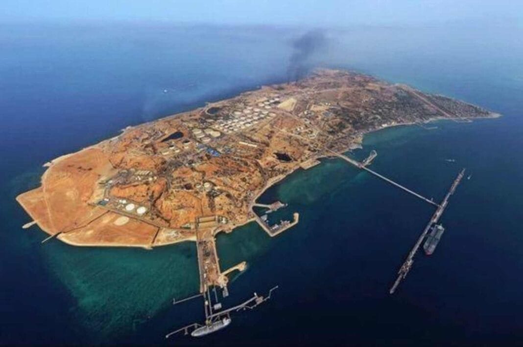 Irán amenaza con atacar empresas de EE.UU. en Medio Oriente tras bombardeos a su infraestructura petrolera oil loading