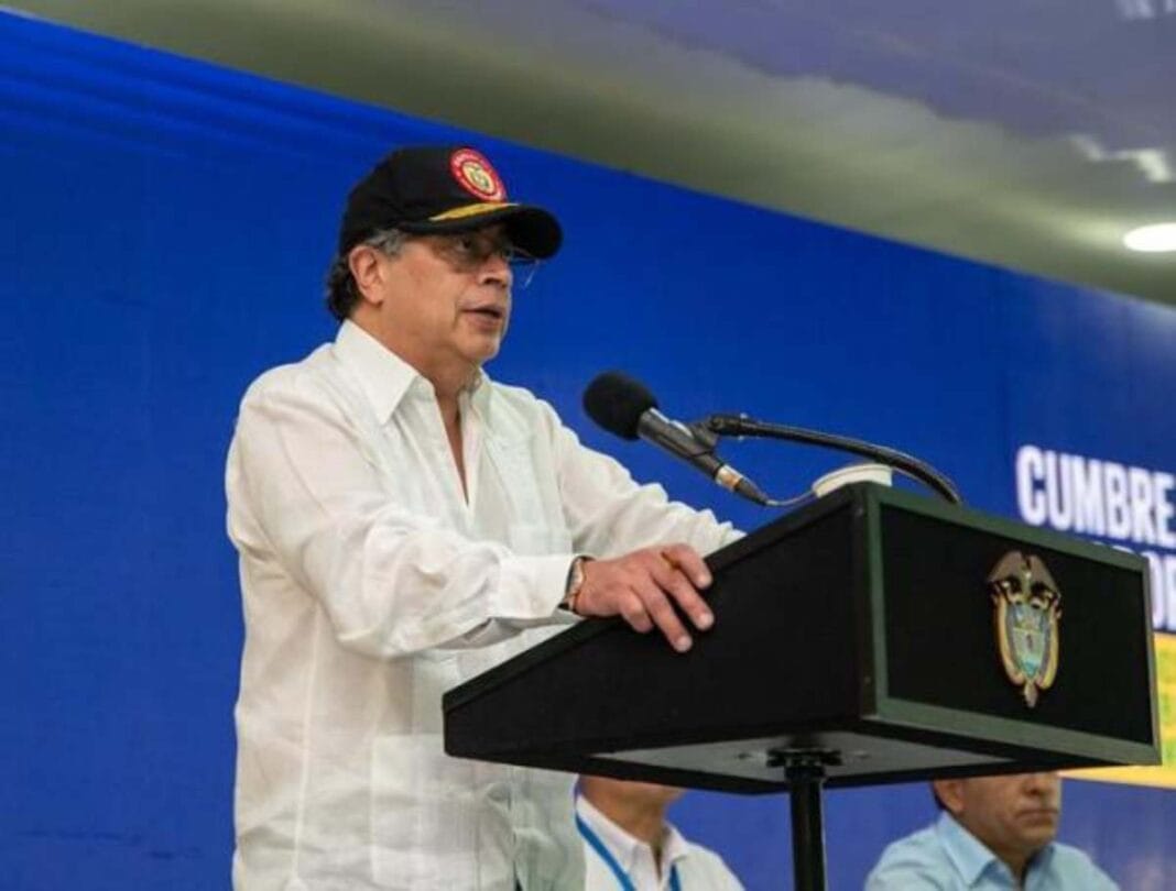 Petro citó la inflación argentina en un tuit y fue abucheado el día anterior en un evento con empresarios Petro