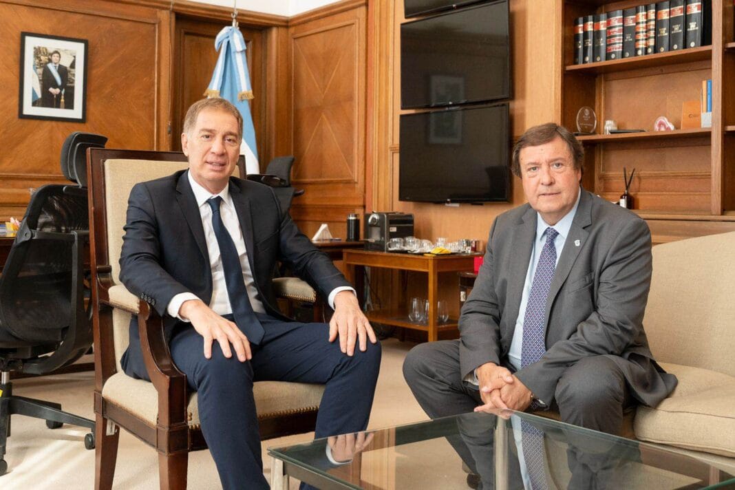 Santilli recibió a Weretilneck en Casa Rosada y avanza el armado político del Gobierno con las provincias Santi Were