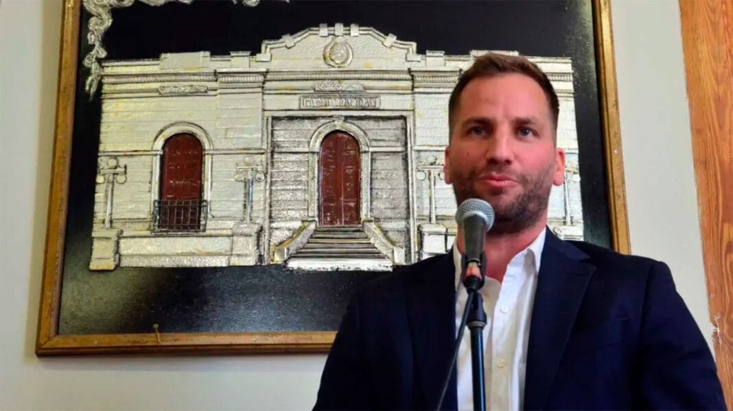 Echaron a un funcionario de Capital Humano por un crédito del Banco Nación y se defendió públicamente massaccesi