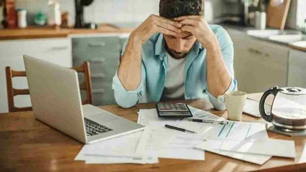 Aunque bajó la inflación, el bolsillo sigue perdiendo: el ingreso disponible volvió a caer en marzo Infla