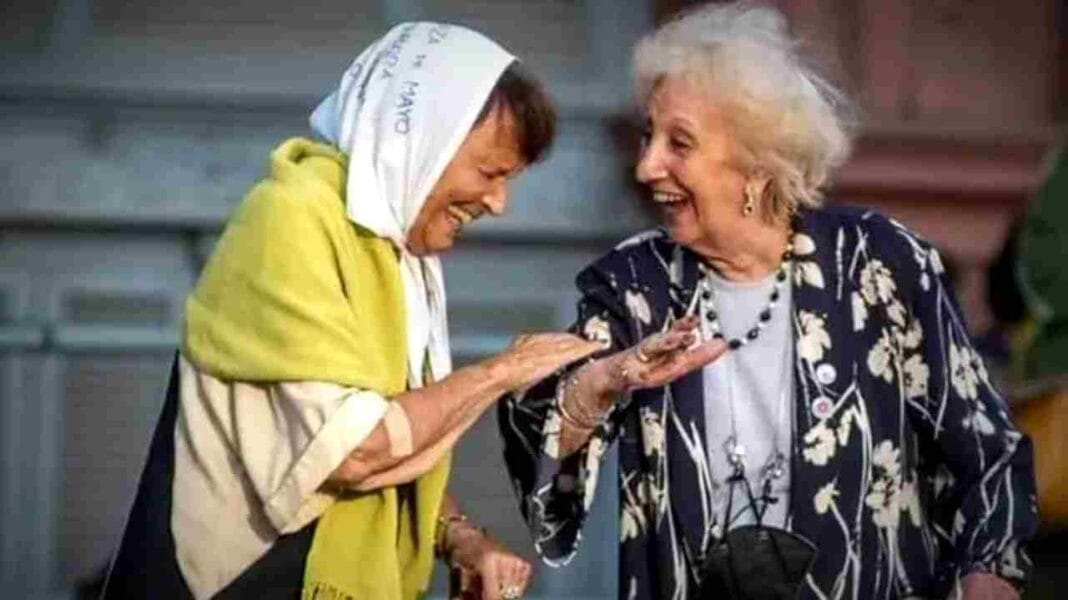 El emotivo adiós de Estela de Carlotto a Taty Almeida El emotivo adiós de Estela de Carlotto a Taty Almeida