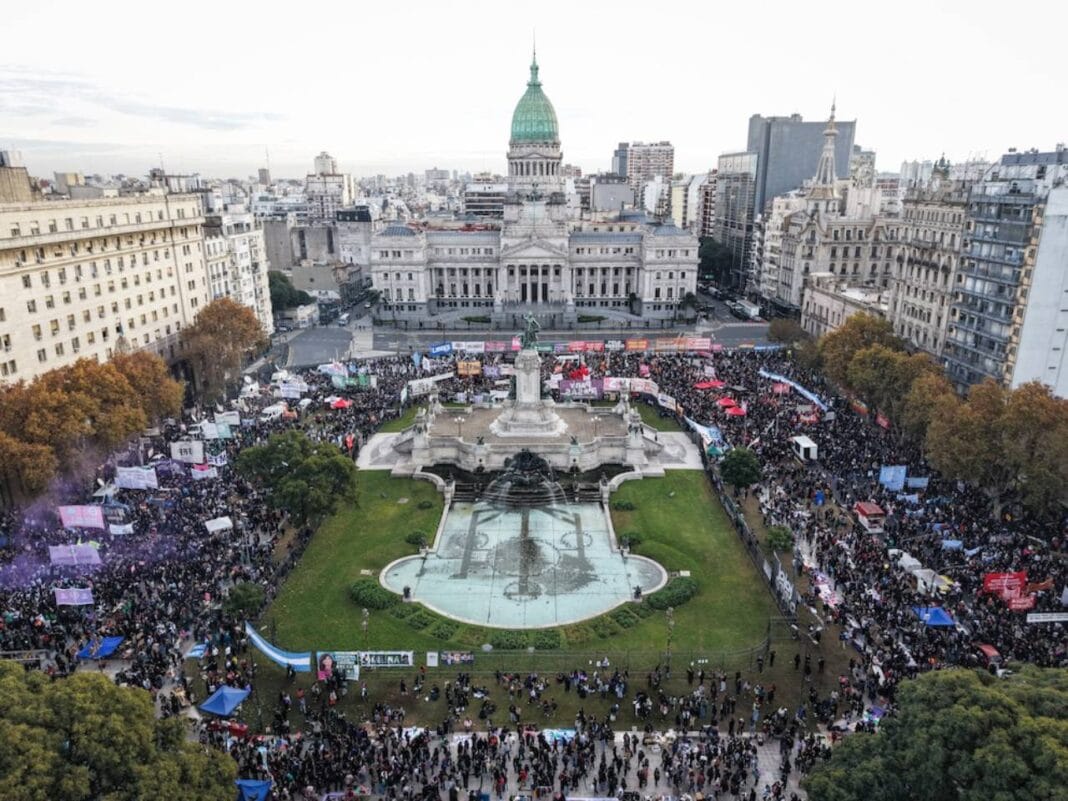 Ni Una Menos: miles de mujeres se congregan en el Congreso Ni-Una-Menos