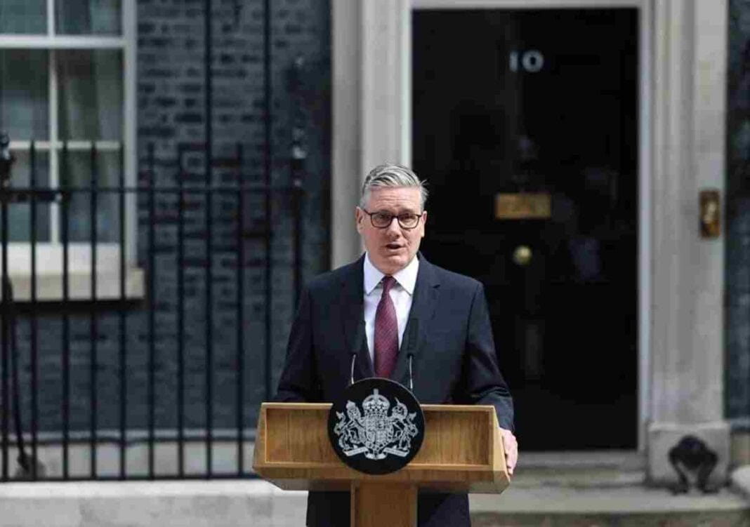 STARMER-DIMISION-PUERTA