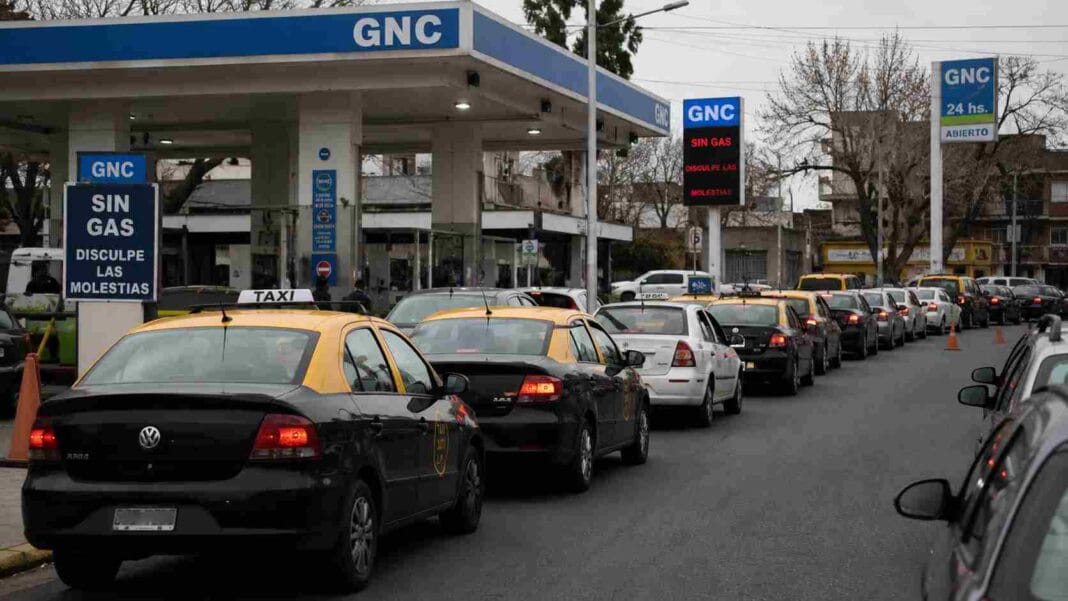 Crisis por la falta de GNC: largas filas, cupos reducidos y preocupación en toda la provincia de Buenos Aires gnc