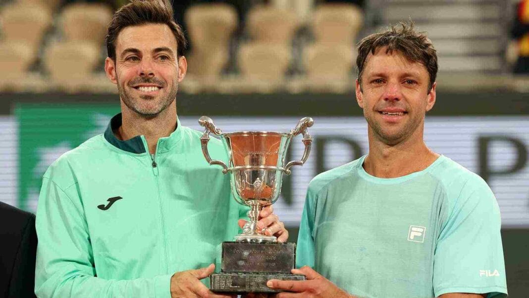 Horacio Zeballos hizo historia: bicampeón de Roland Garros y dueño de una nueva página dorada para el tenis argentino Horacio Zeballos hizo historia: bicampeón de Roland Garros y dueño de una nueva página dorada para el tenis argentino