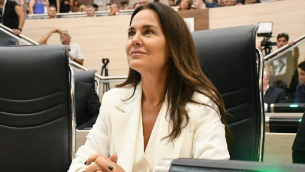 Anita-Martínez