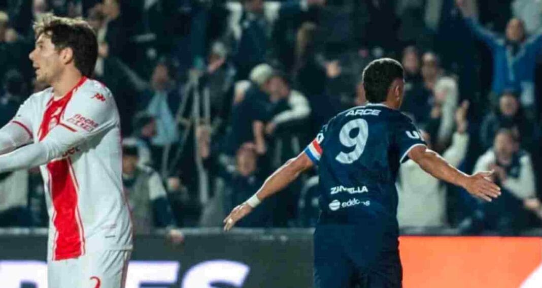Independiente Rivadavia se hizo fuerte de local y venció a Huracán Arce