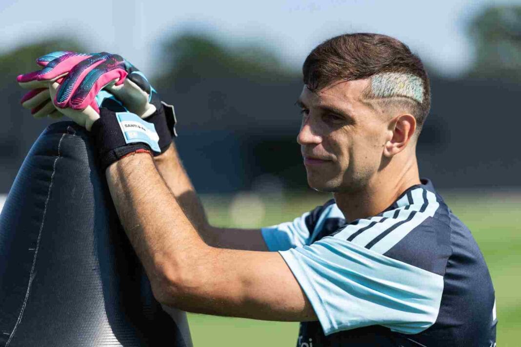 Dibu Martínez: “Estoy jugando mejor que en Qatar y solo quiero ayudar a que Argentina sea campeón” Dibu