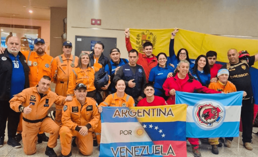 Partió de Argentina otro contingente de rescatistas y médicos hacia Venezuela Partió de Argentina otro contingente de rescatistas y médicos hacia Venezuela