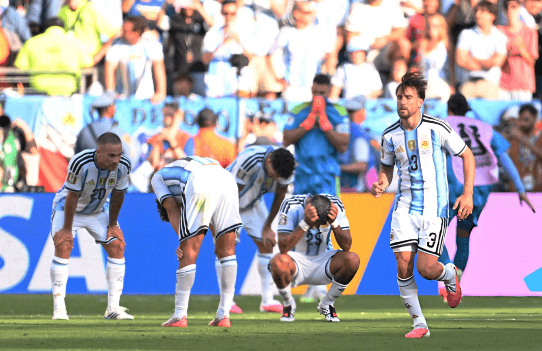 La Selección Argentina no pudo con España y es subcampeón La Selección Argentina no pudo con España y es subcampeón