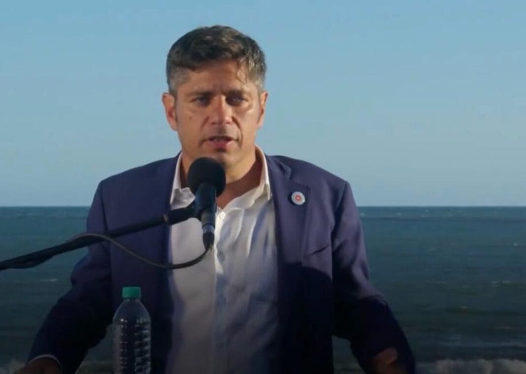 Kicillof cruzó al Gobierno por los fondos del impuesto a los combustibles y el estado de las rutas nacionales. Kicillof cruzó al Gobierno por los fondos del impuesto a los combustibles y el estado de las rutas nacionales.