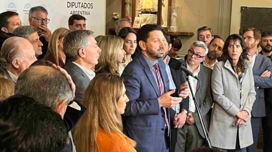 La oposición pidió una sesión especial en Diputados por el endeudamiento familiar y la emergencia en discapacidad Juliano