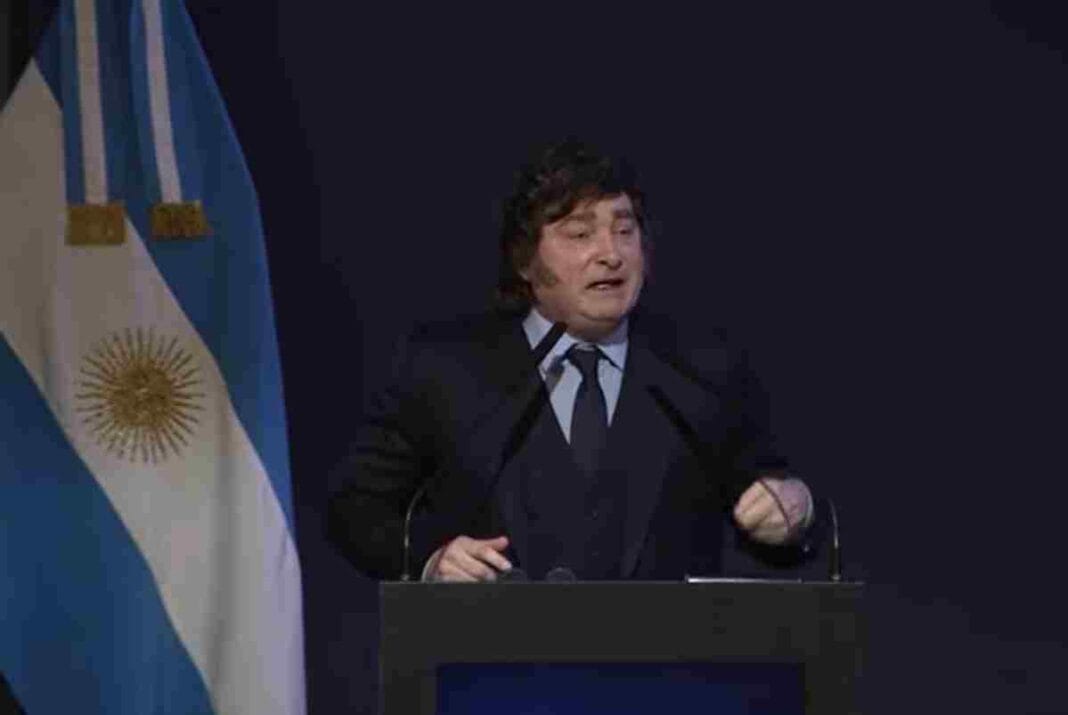 Milei cerró el Council of the Americas con una fuerte defensa de su modelo económico y críticas a la oposición Milei (1)