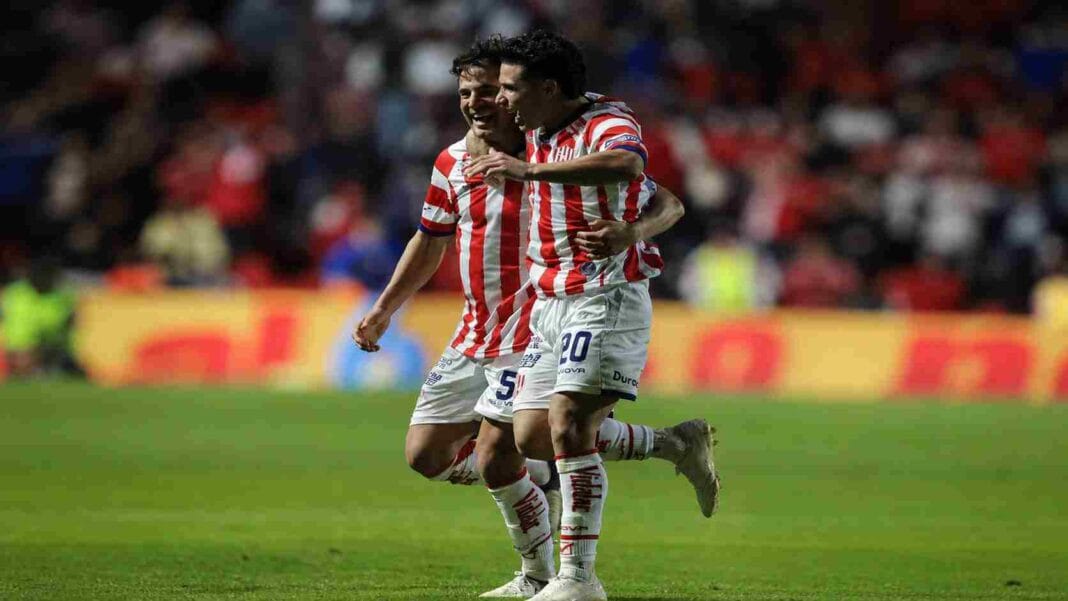 Unión volvió al triunfo: derrotó 2-1 a Lanús con un golazo de Mosqueira y festejó en Santa Fe Unión