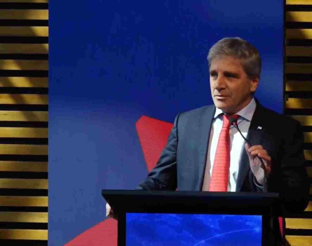 Luis Caputo defendió el rumbo económico: “Ya no hay un negocio financiero, tiene que haber un negocio real” Caputo
