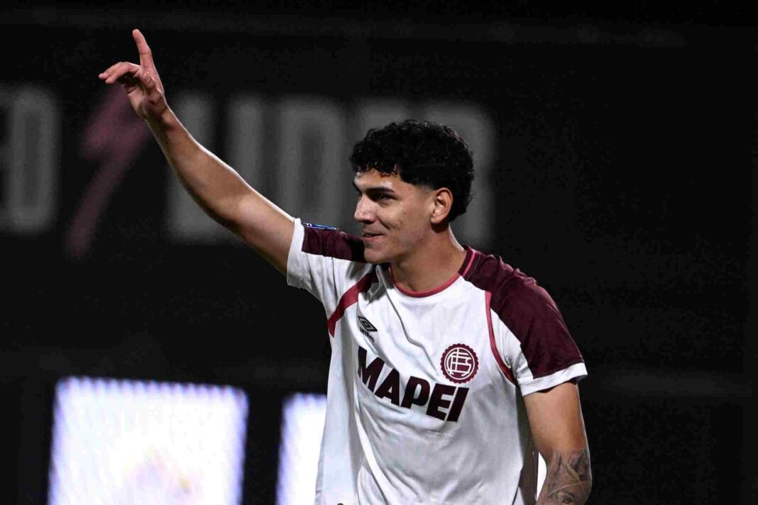 Lanús goleó a domicilio a Riestra y se mete en zona de playoff Lanús goleó a domicilio a Riestra y se mete en zona de playoff