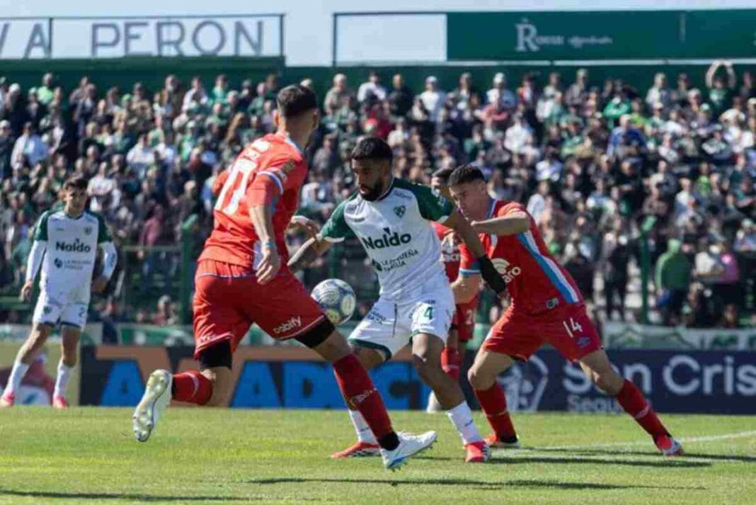 Belgrano rescató un empate agónico ante Sarmiento con otro penal de Passerini Sarmiento (2)