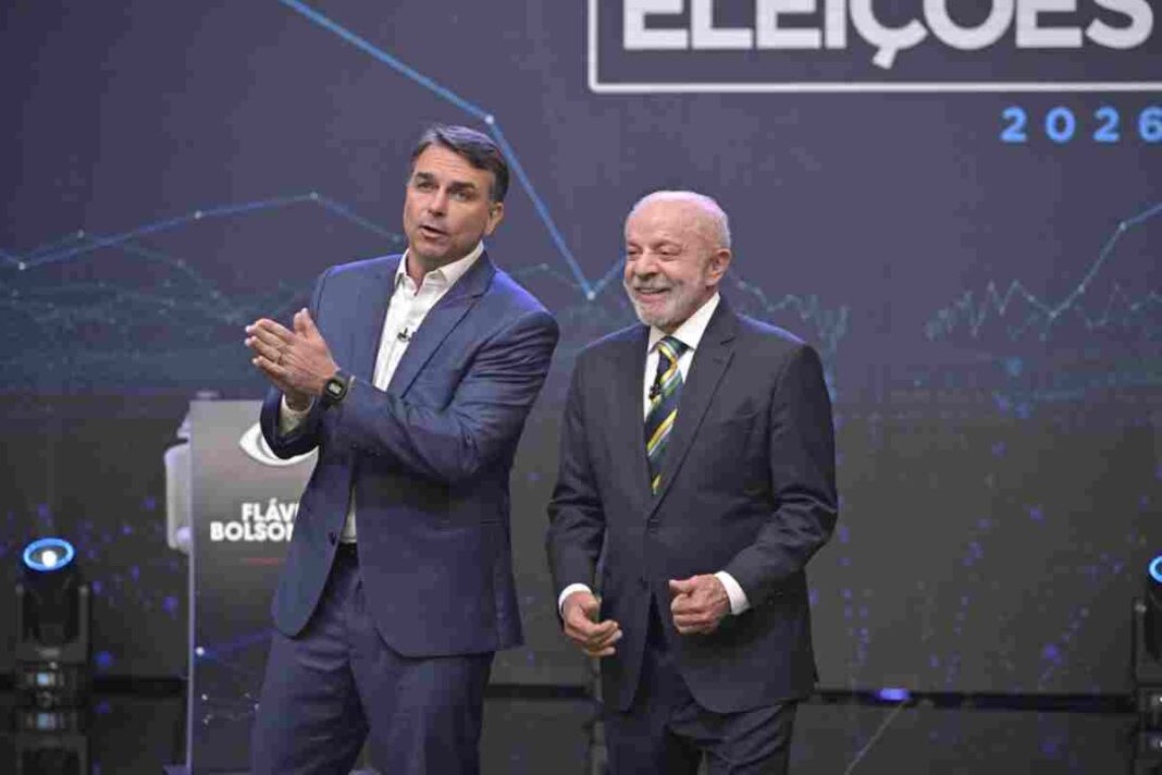 Lula y Flávio Bolsonaro protagonizaron un duro debate antes del balotaje en Brasil Debate