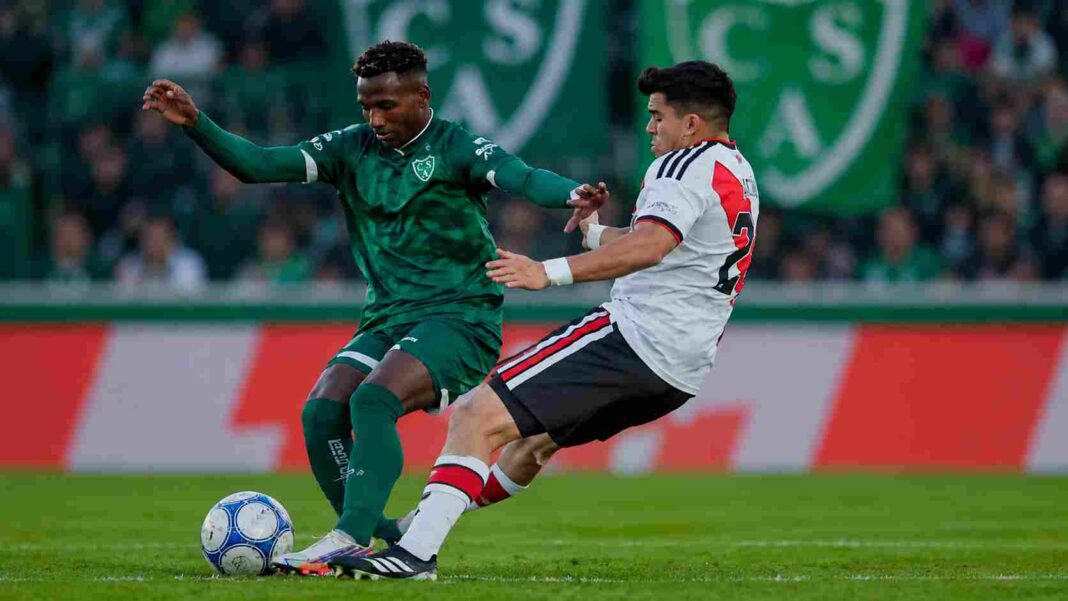 River no pudo ante Sarmiento y continúa afuera de la zona de playoffs Sarmiento